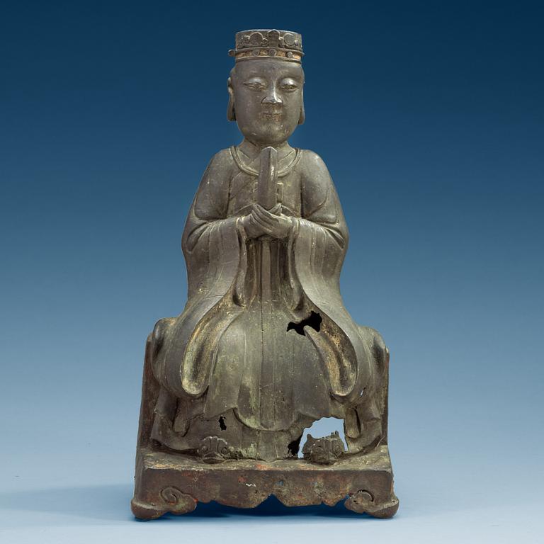 A seated bronze daoistic dignitary, Ming dynasty (1368-1644).