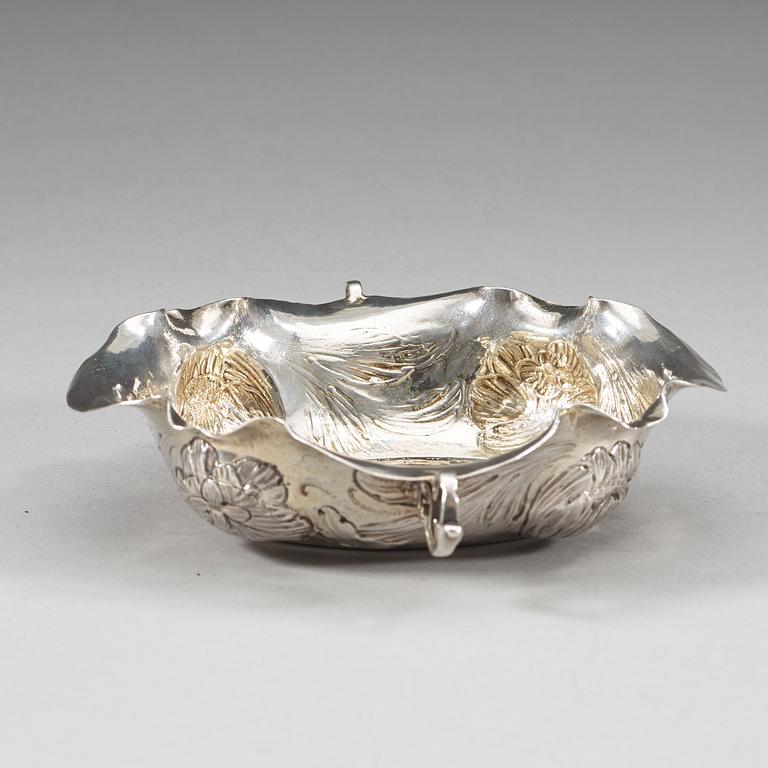 A German 17th century silver sweet meat-dish, unidentified makers mark, Nürnberg (1645-1651).