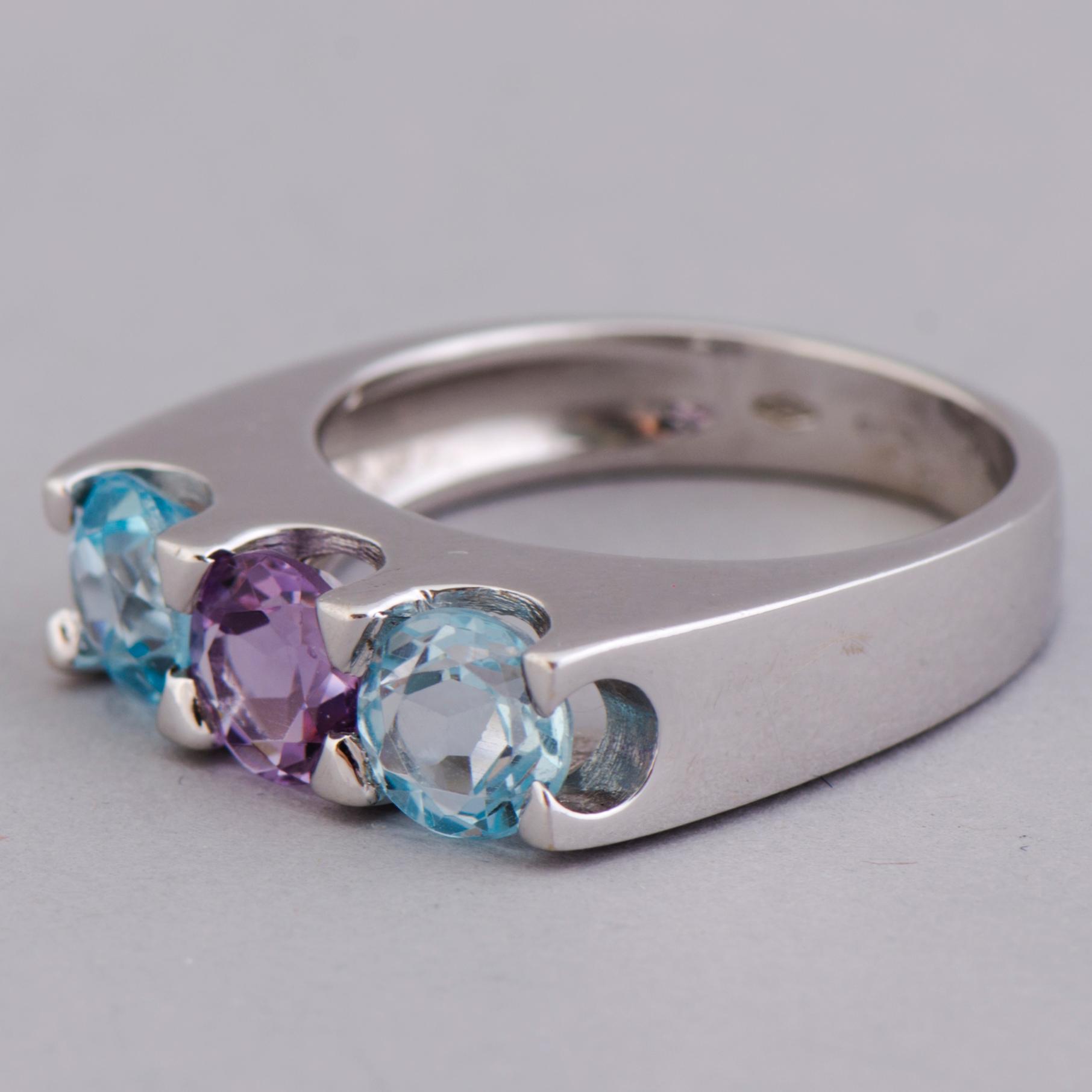 RING, topaser, ametist, 18K vitguld. Italien.