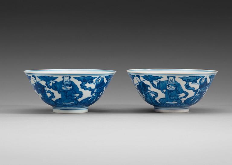 A pair of blue and white bowls, Qing dynasty (1644-1912), with Qianlong sealmark.