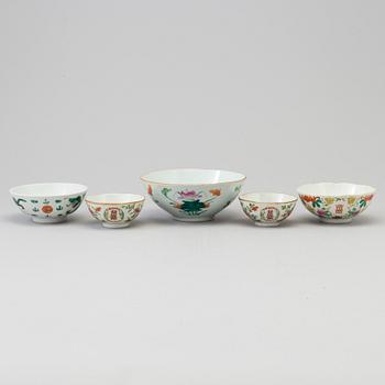 SKÅLAR, fem stycken, porslin. Kina, sent 1800/tidigt 1900-tal.