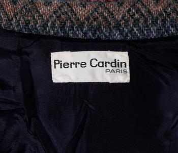 CAPE, Pierre Cardin Paris.
