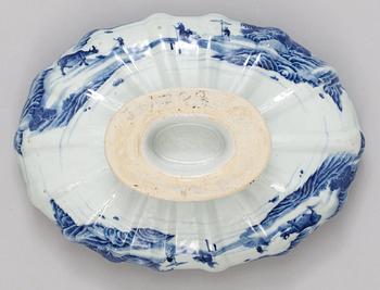 A blue and white armorial tureen and cover, Qing dynasty, Qianlong (1736-95).
