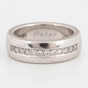 Brilliant-cut diamond ring by Engelbert.