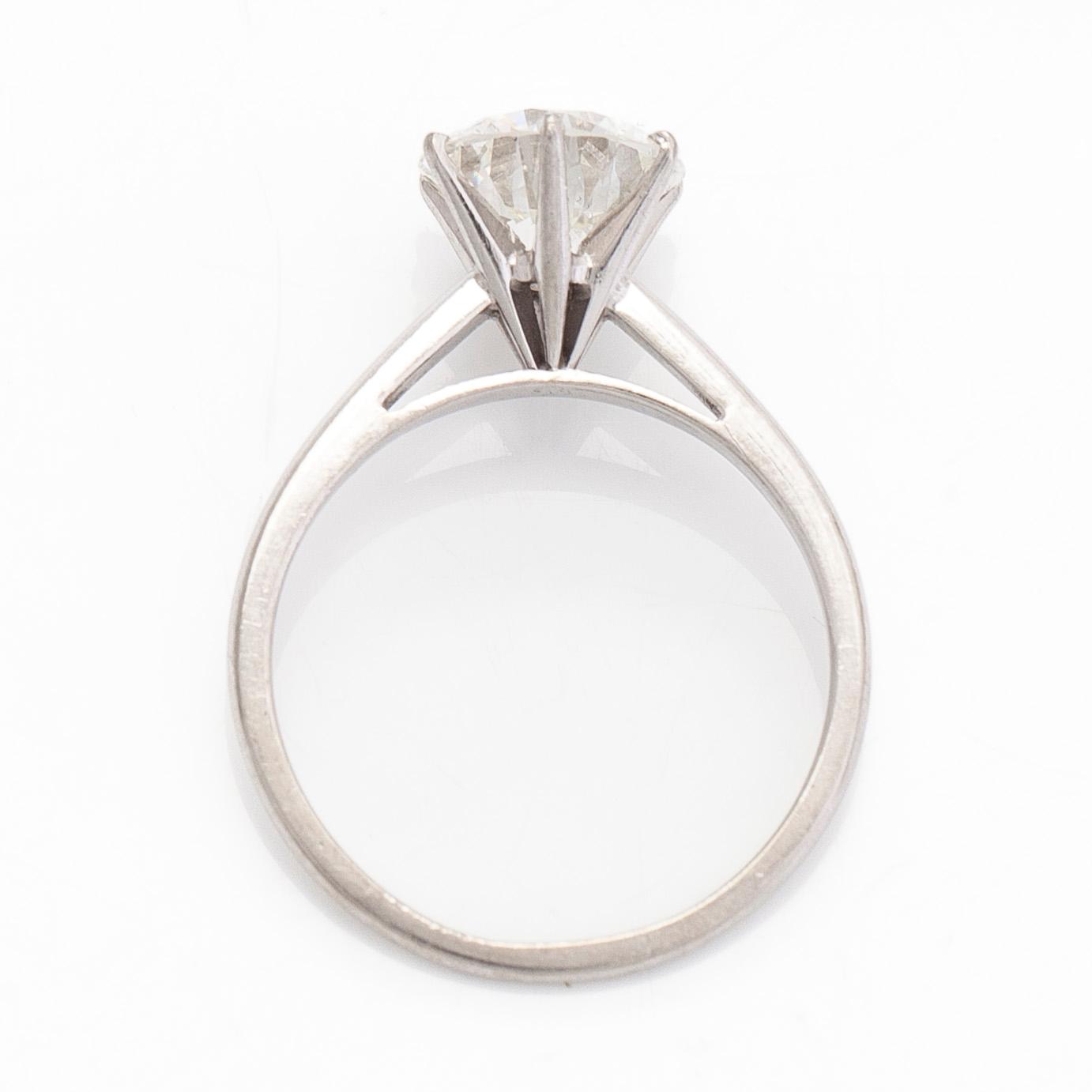 Sormus, platinaa, briljanttihiottu timantti n. 2.60 ct. Todistus Tillanderilta.