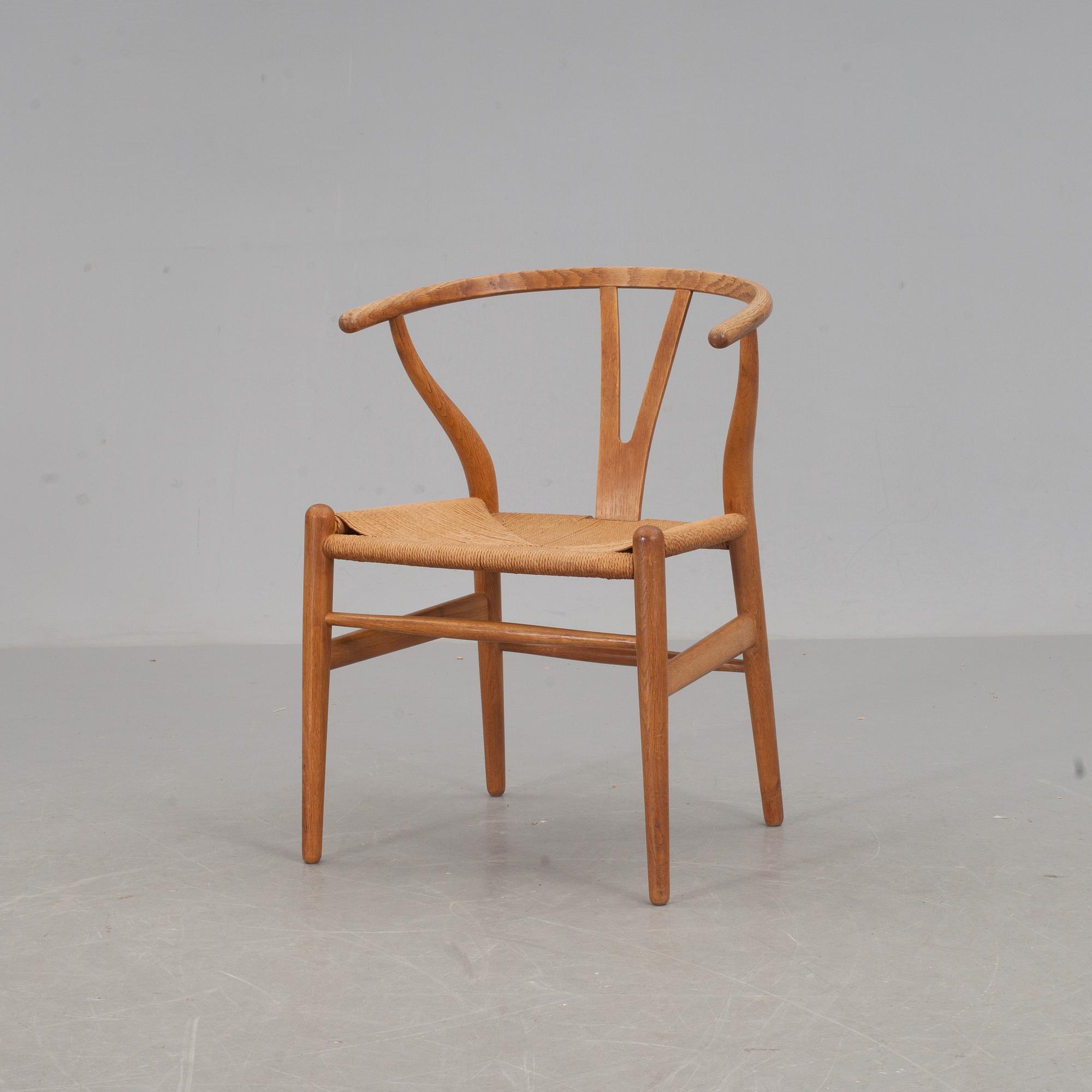 KARMSTOL, "Y-stolen", Hans J Wegner, Carl Hansen & Son, Odense, brännmärkt, 1950/60-tal.
