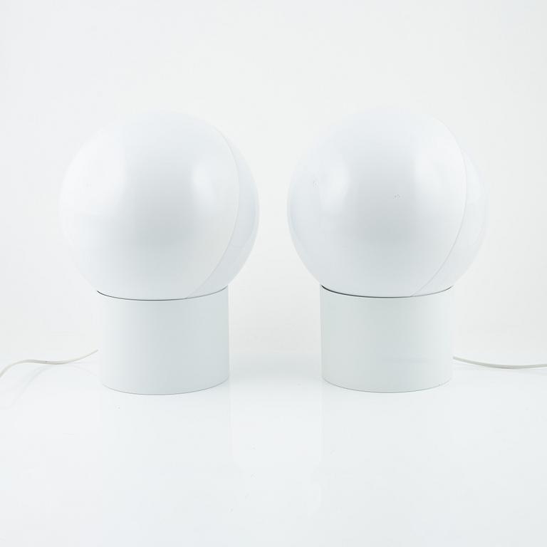 Uno & Östen Kristiansson, a pair of white plastic 'Luno' model 1241 table lights, Luxus, Vittsjö.