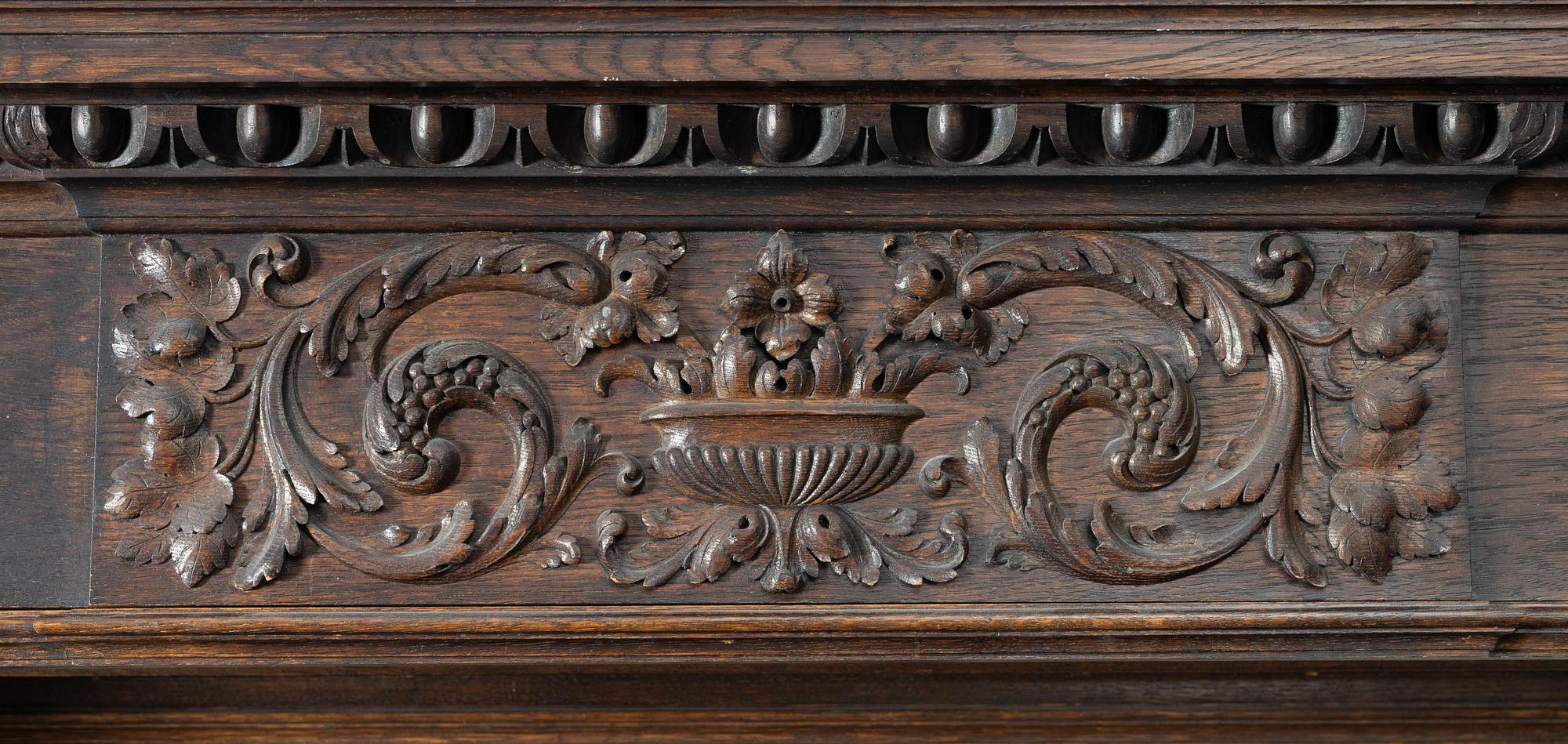Cabinet, baroque style around the year 1900.