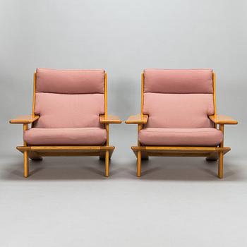 Esko Pajamies, A pair of 1970s 'Pele' armchair for Lepofinn, Finland.