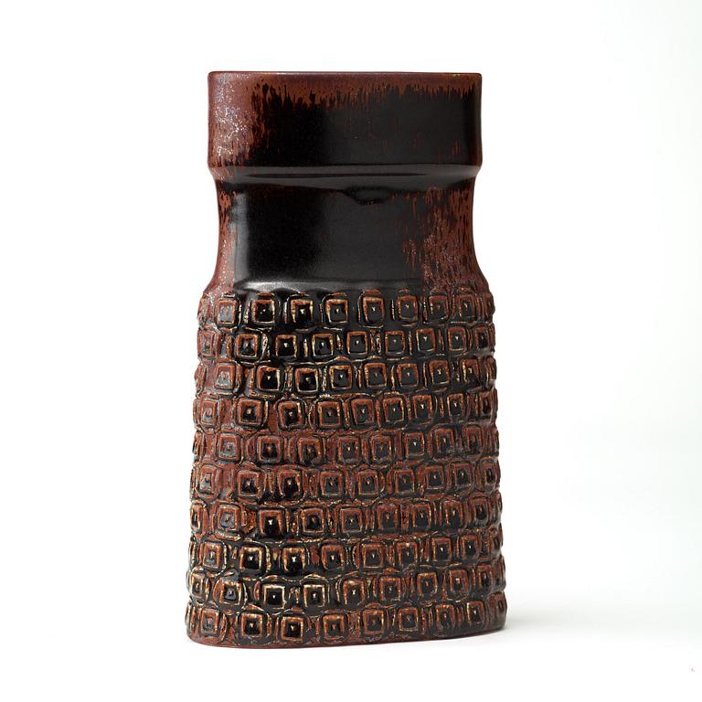 A Stig Lindberg stoneware vase, Gustavsberg studio 1972.
