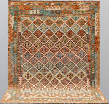 A Kilim rug, approx. 253 x 168 cm.