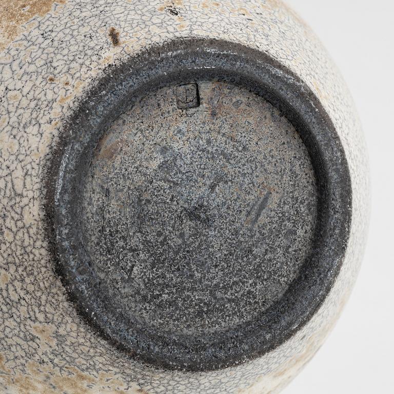 Ytterfoder, signerat, omkring 2000.