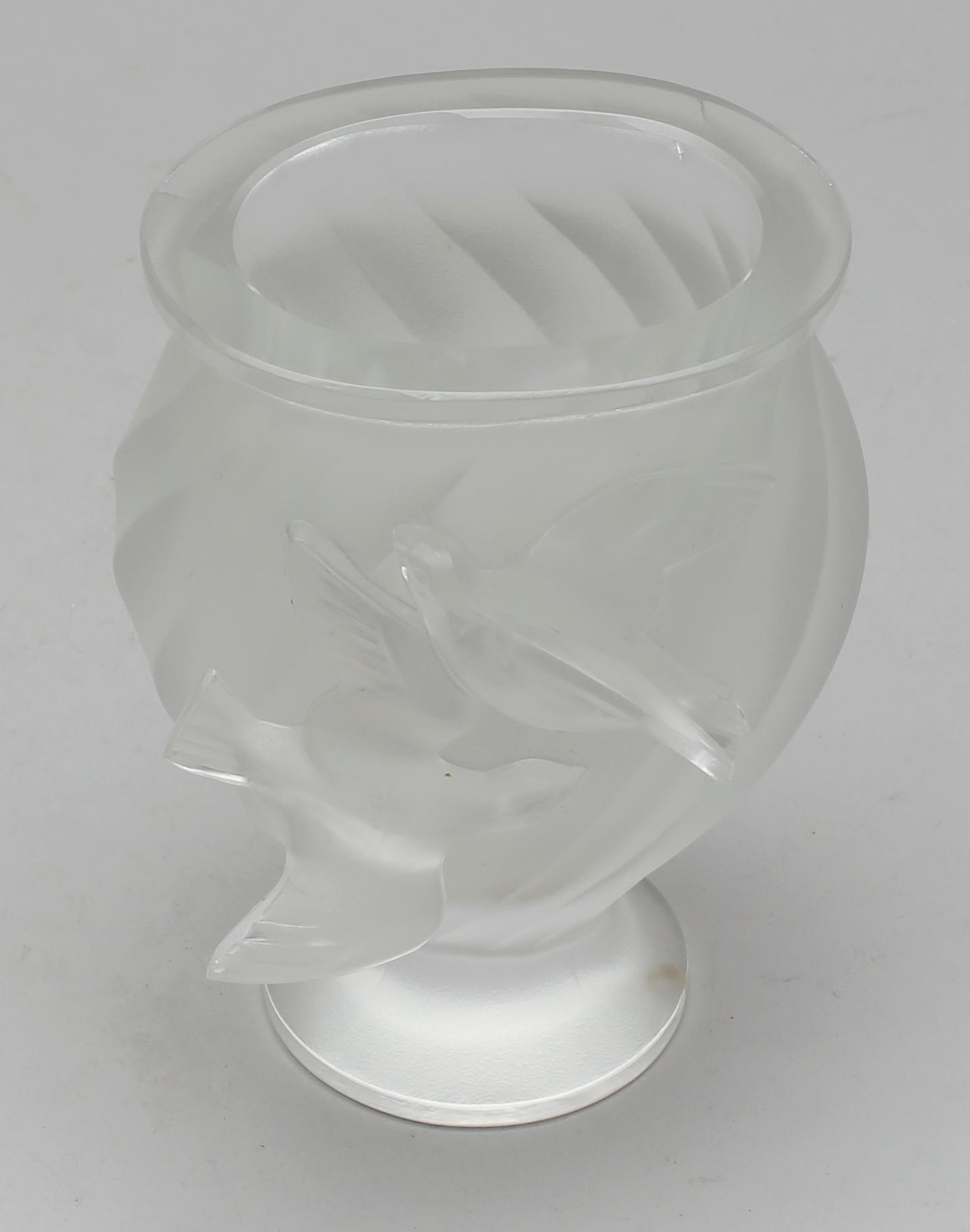 VAS, glas, signerad Lalique, France.