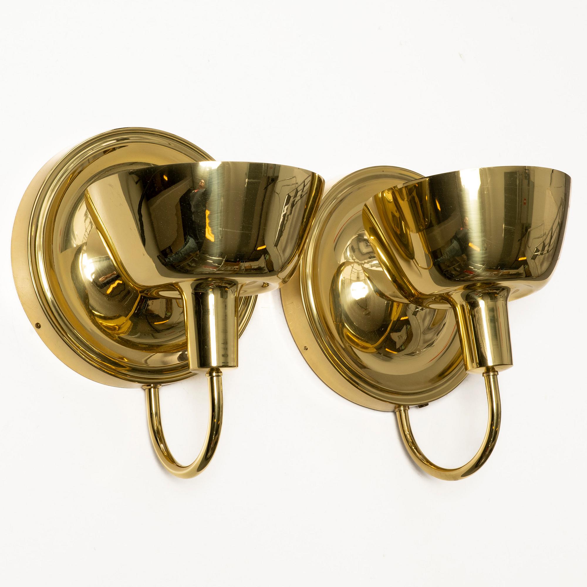 Josef Frank, vägglampor, ett par, modell 2389, Firma Svenskt Tenn.