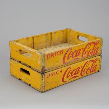 LÅDBACKAR, ett par, "Drick Coca-Cola", omkring 1900-talets mitt.