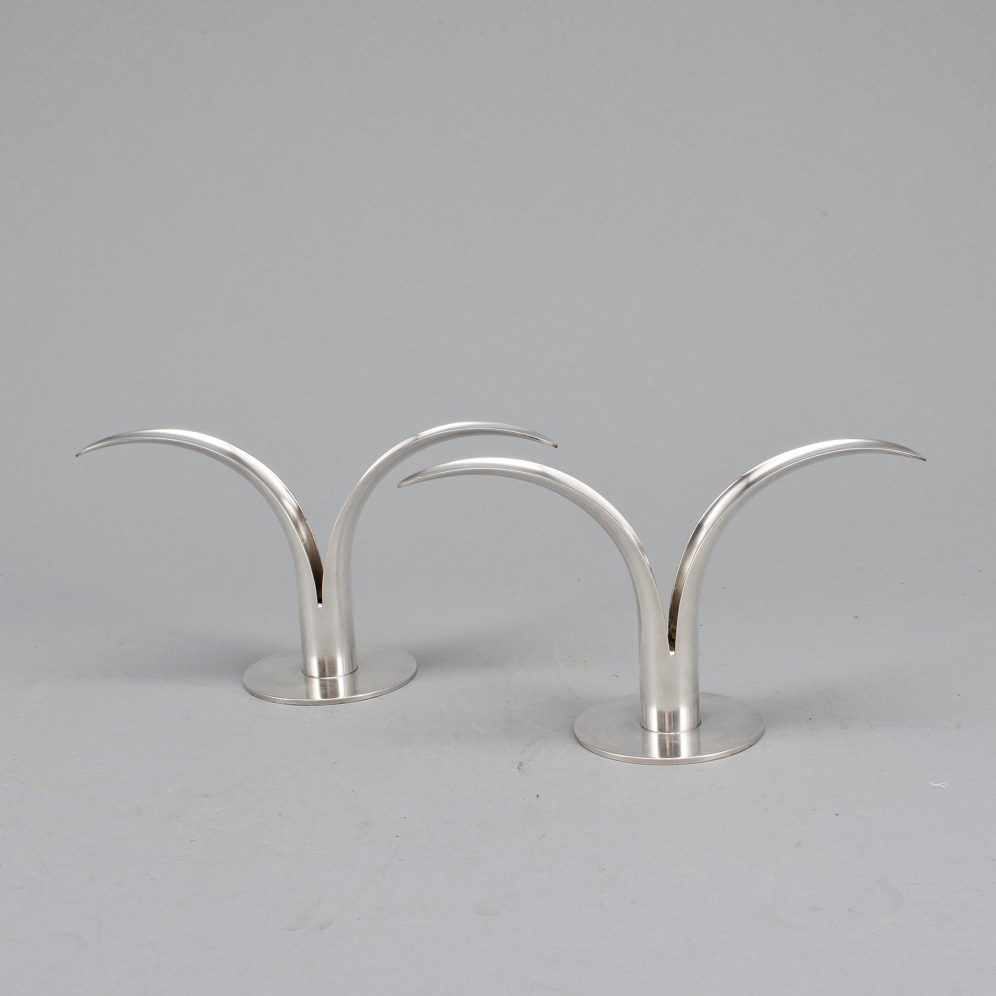 LJUSSTAKAR, ett par, nysilver, "Liljan", Ivar Ålenius Björk, Ystad Metall.