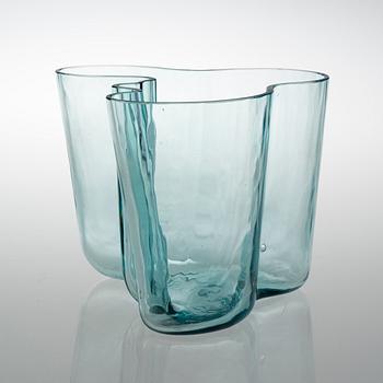 ALVAR AALTO, A VASE. Savoy. Karhula, 1930s.