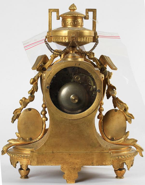 BORDSPENDYL, Louis XVI-stil, 1800-talets andra hälft.