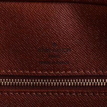 Louis Vuitton, a Monogram Porte Documents Voyage, briefcase/bag. -  Bukowskis