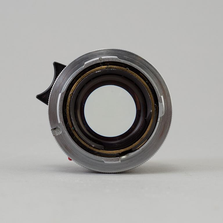 A black Leica Summilux 1:1.4 /35 Leitz  Lens no 2391303, Canada.