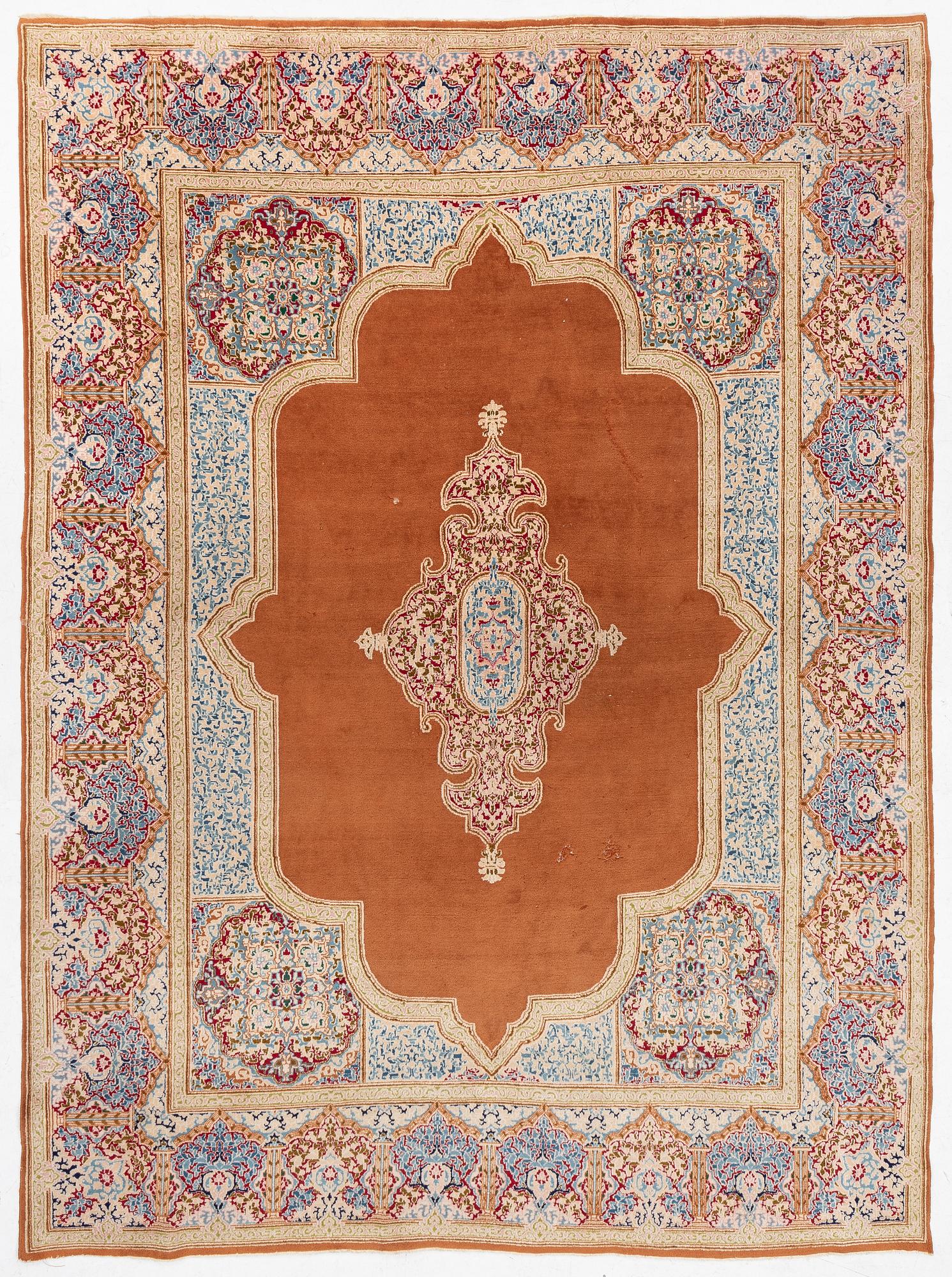 Carpet, Kerman, approx. 371 x 271 cm.