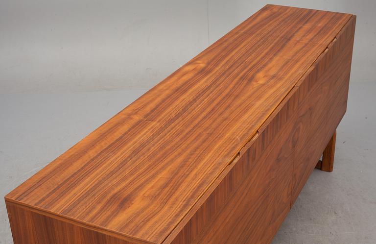SIDEBOARD, sannolikt Ib Kofoed-Larsen, Säffle Möbelfabrik, 1900-talets andra hälft.
