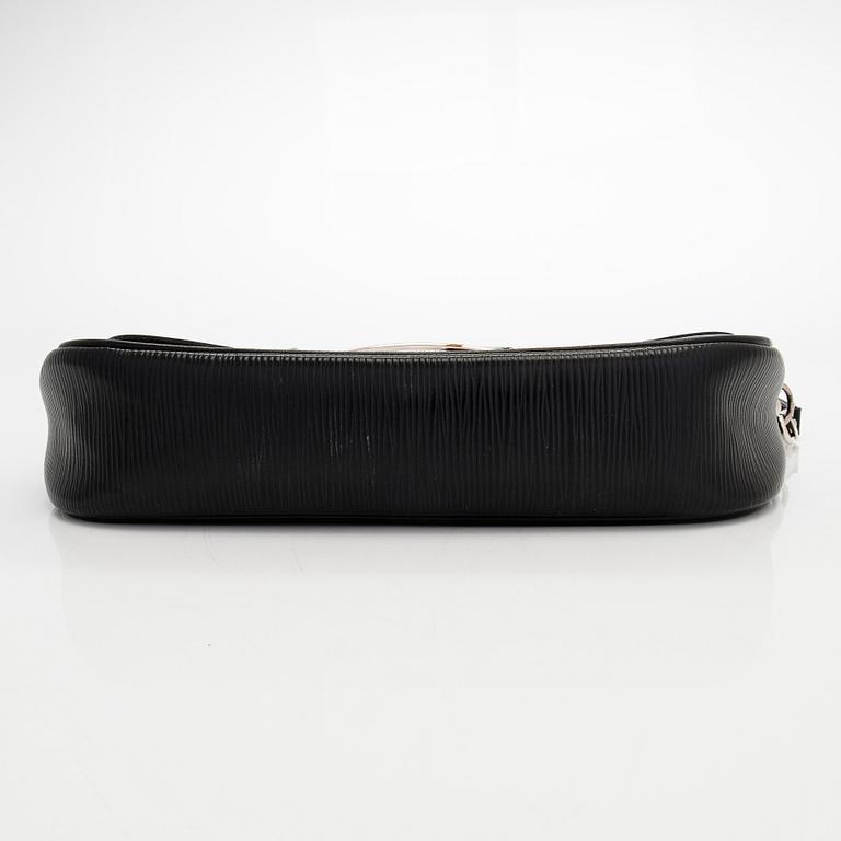 Louis Vuitton, a 'Pochette Montaigne' bag.