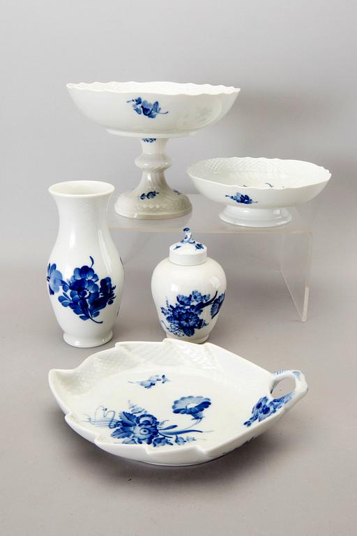 Royal Copenhagen, dinner service "Blue flower", 43 pcs Denmark mid / second half of the 20th century.