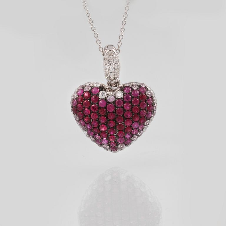 HÄNGE, 18K vitguld med fasettslipade diamanter ca 0.60 ct, rubiner ca 2.31 ct samt rosa safirer ca 0.68 ct. Vikt 7,8 g.