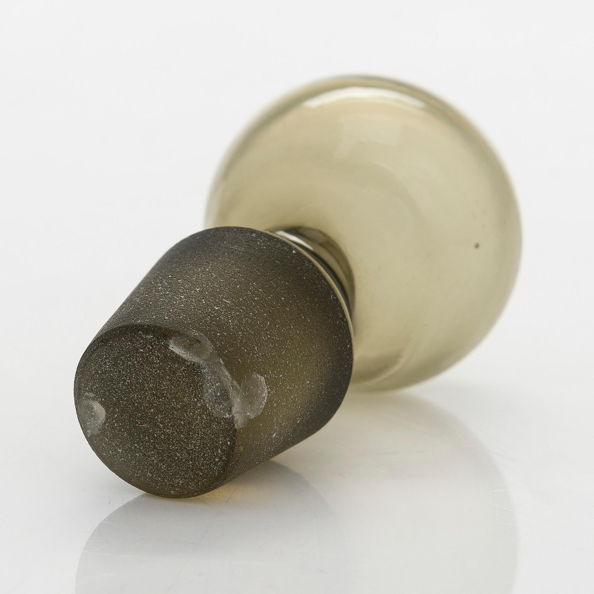 Aino Aalto, A set of 1930's carafe and drinking glasses, 8 pcs, "Bölgeblick" Karhula Glassworks.