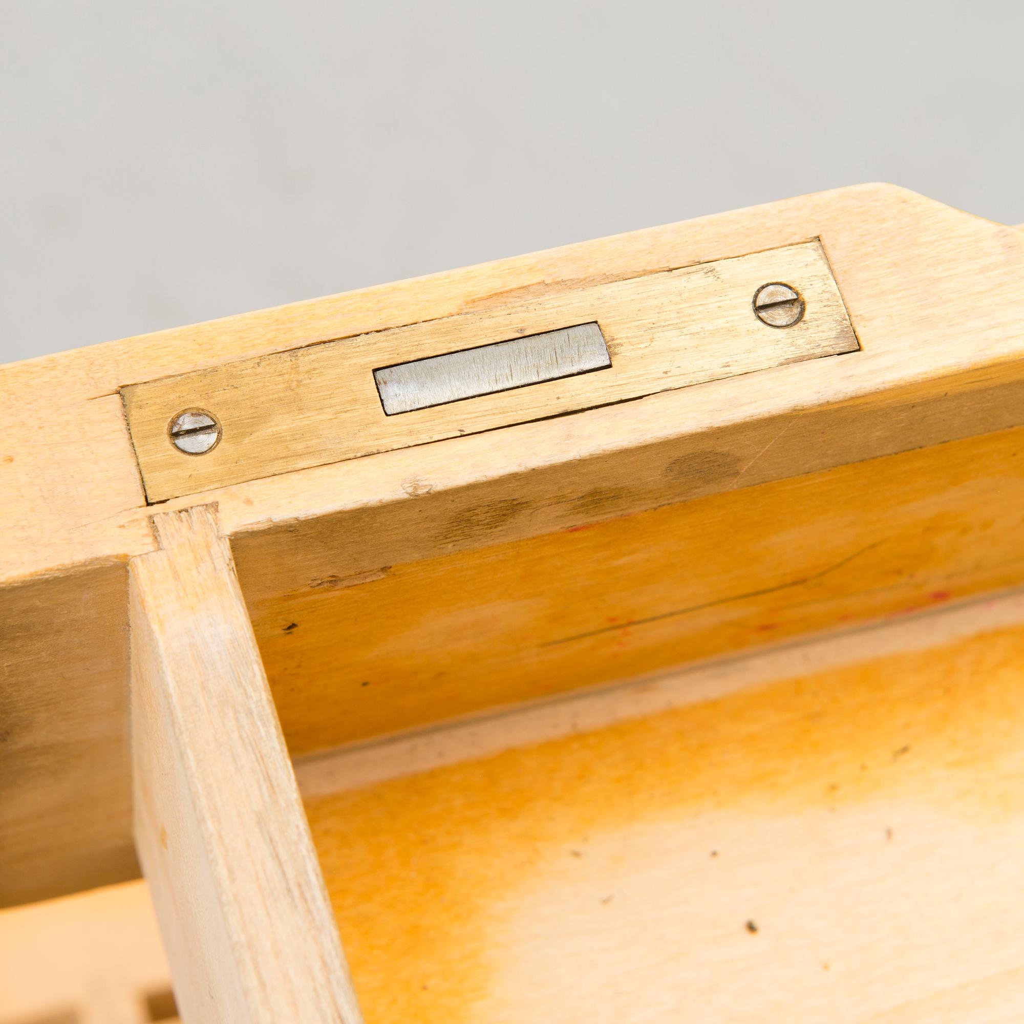 An early 1930s 'B96' drawer unit for O.Y. Huonekalu-ja Rakennustyötehdas A.B. Finland.