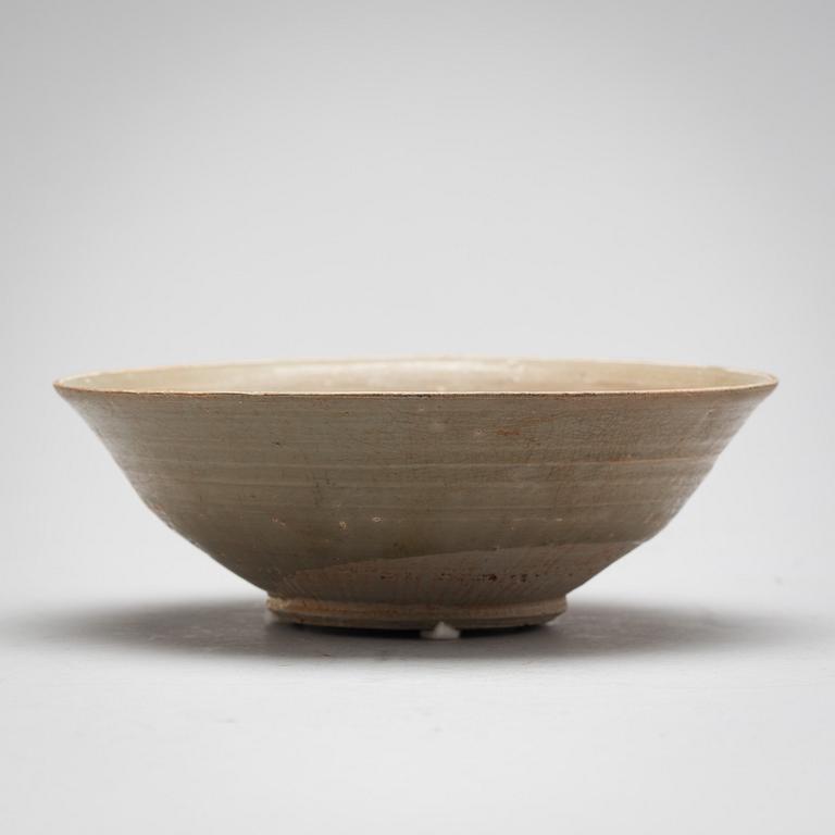 SKÅL, porslin. Kina, möjligen Song dynastin (960-1279).