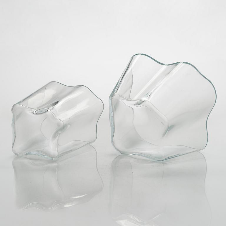 Alvar Aalto, glasskulptur, "Aalto-blomman", 4 delar, signerade Alvar Aalto och Alvar Aalto Iittala 99/1991.