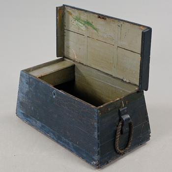 A seamans chest, made around year 1900.