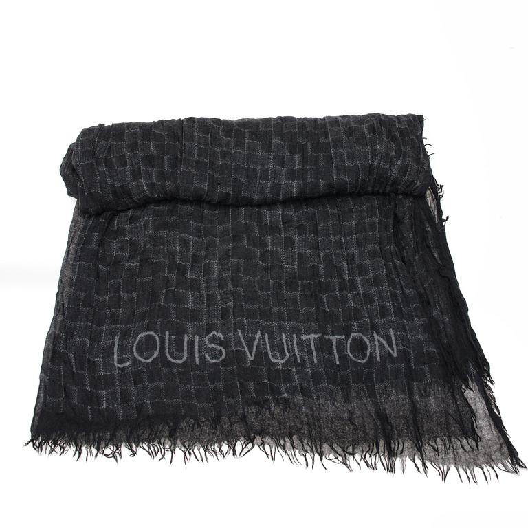 SCARF, Louis Vuitton.