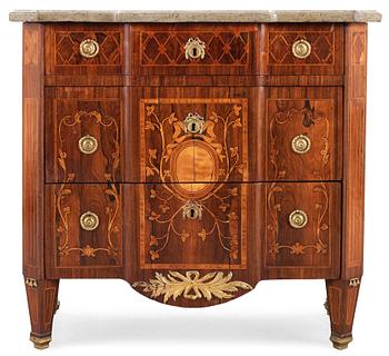 432. A Gustvian late 18th century commode attributed to N. Korp.