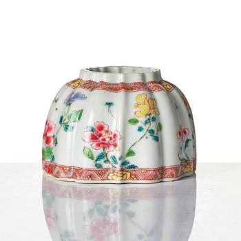 A famille rose water pot, Qing dynasty, Yongzheng (1723-35).