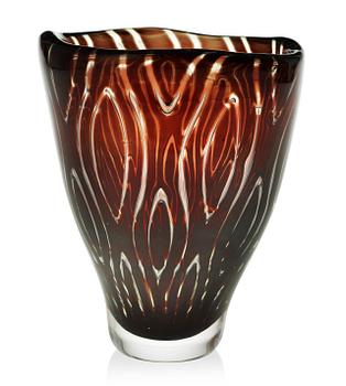 744. An Edvin Öhrström Ariel glass vase, Orrefors 1955.