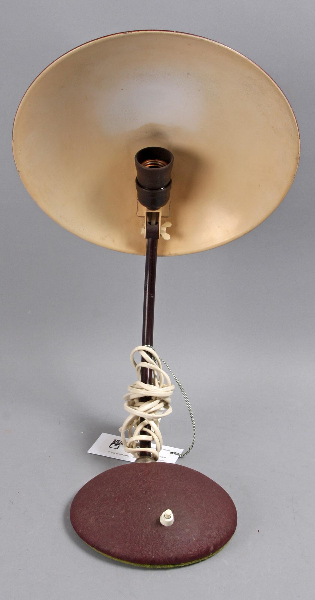 BORDSLAMPA, 1900-talets första hälft.