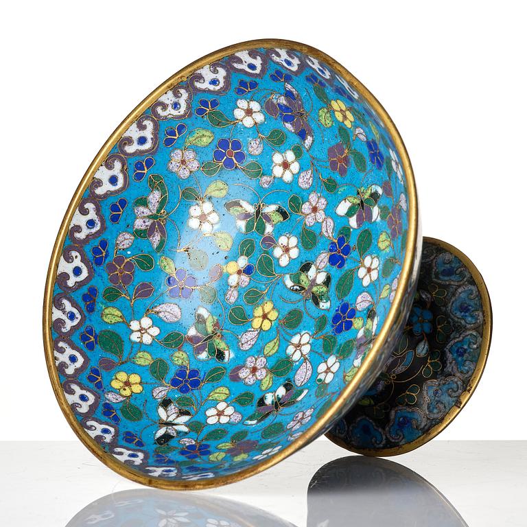 A cloisonné stem cup, Qing dynasty, 19th century.