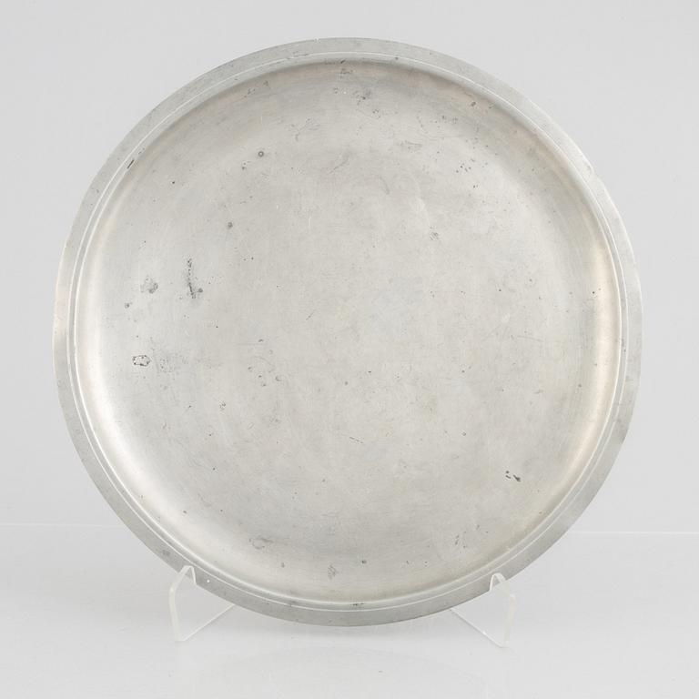 A pewter dish, Firma Svenskt Tenn, Stockholm 1941.