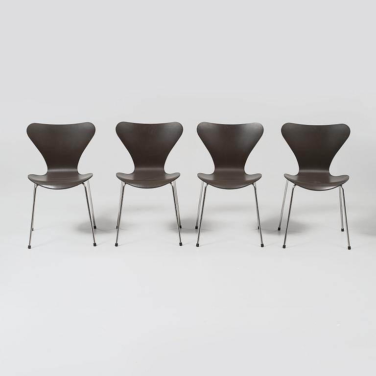 STOLAR, 4 st, "Sjuan" Arne Jacobsen, Fritz hansen, Danmark, 2007.