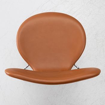 Arne Jacobsen, Four 'Series 7' chairs, Fritz Hansen, Denmark.