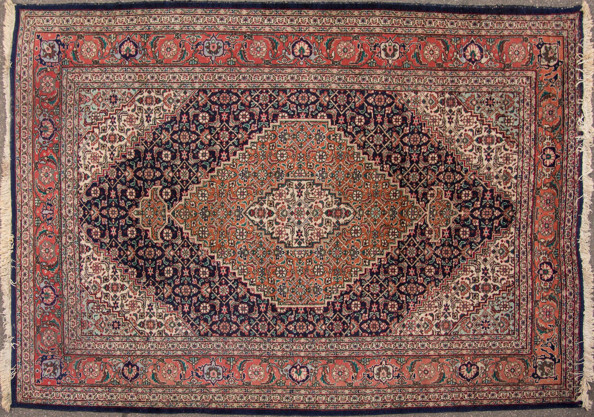 MATTA, Täbriz, n. 300x204 cm.