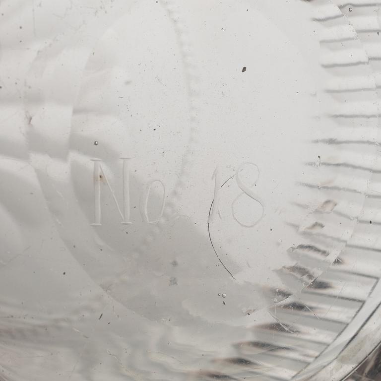 Karaff, Reijmyre Glasbruk, 1810-tal, graverad av Anders Spolander.