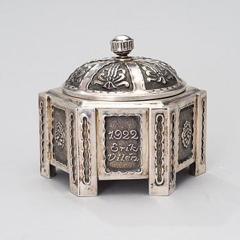 A SILVER BOX. Taito Oy Ab, Silver 813H, Helsinki 1923.