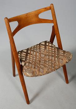 STOLAR, ett par, "CH-29", Hans J Wegner för Carl Hansen & Søn Møbelfabrik, omkring 1900-talets mitt.