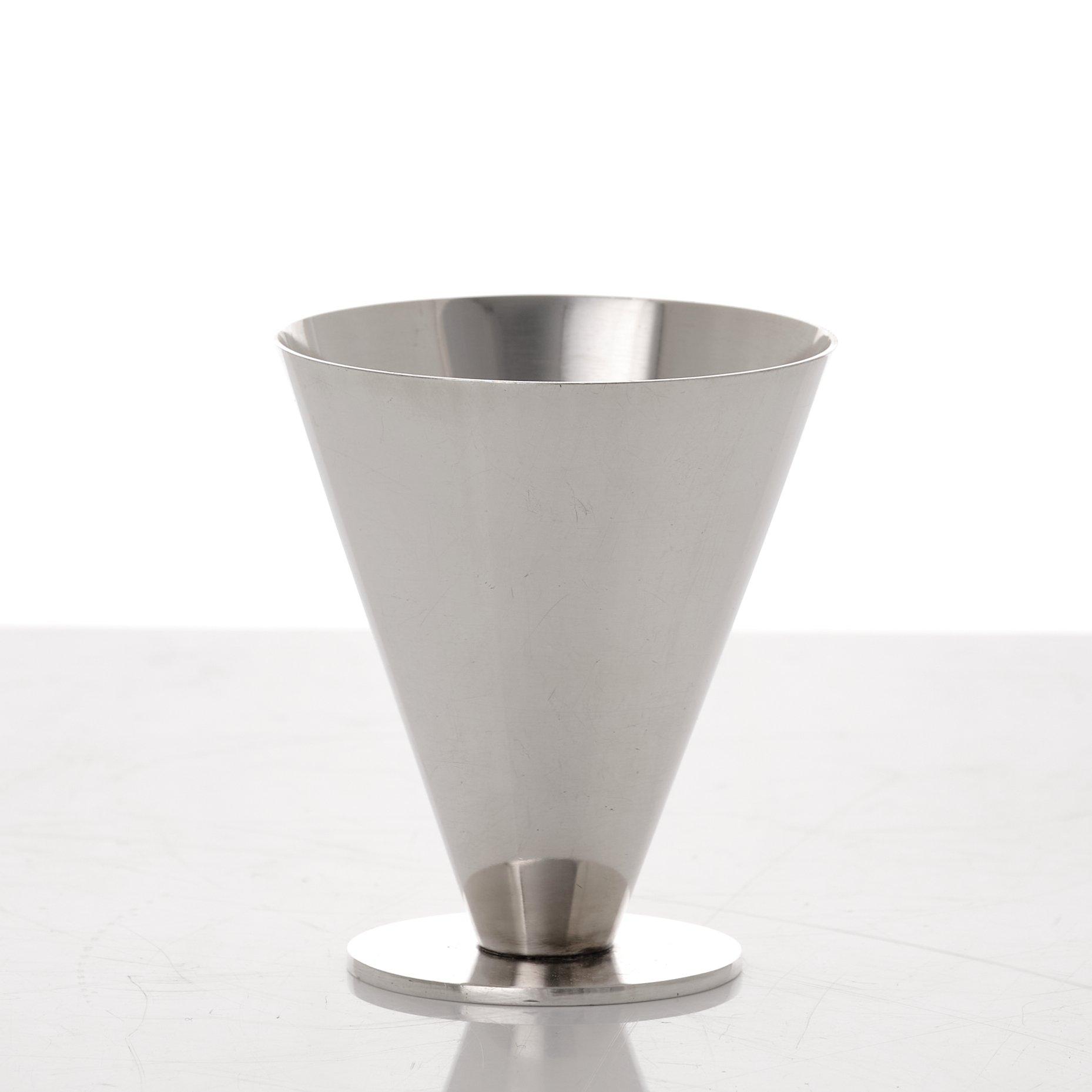 Wiwen Nilsson, a set of six sterling cocktail glasses, Lund 1933-50.