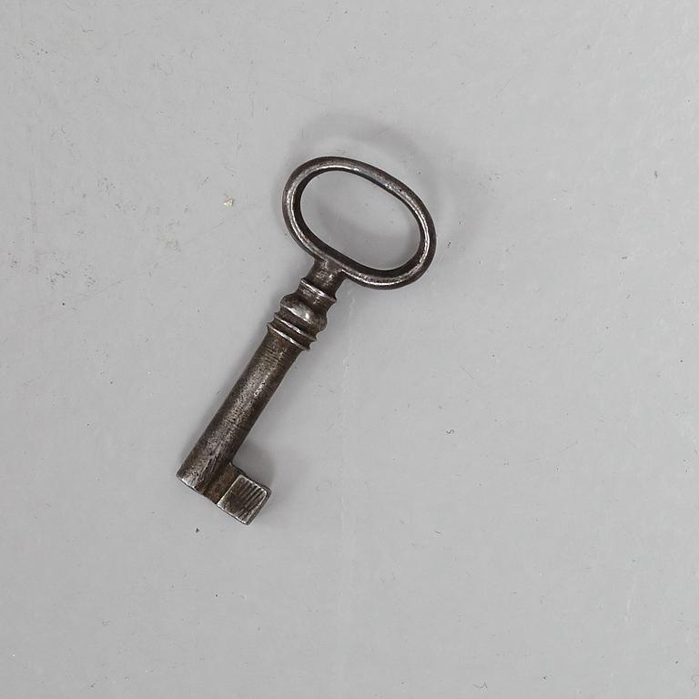 Display cabinet, Rococo style, 20th century.