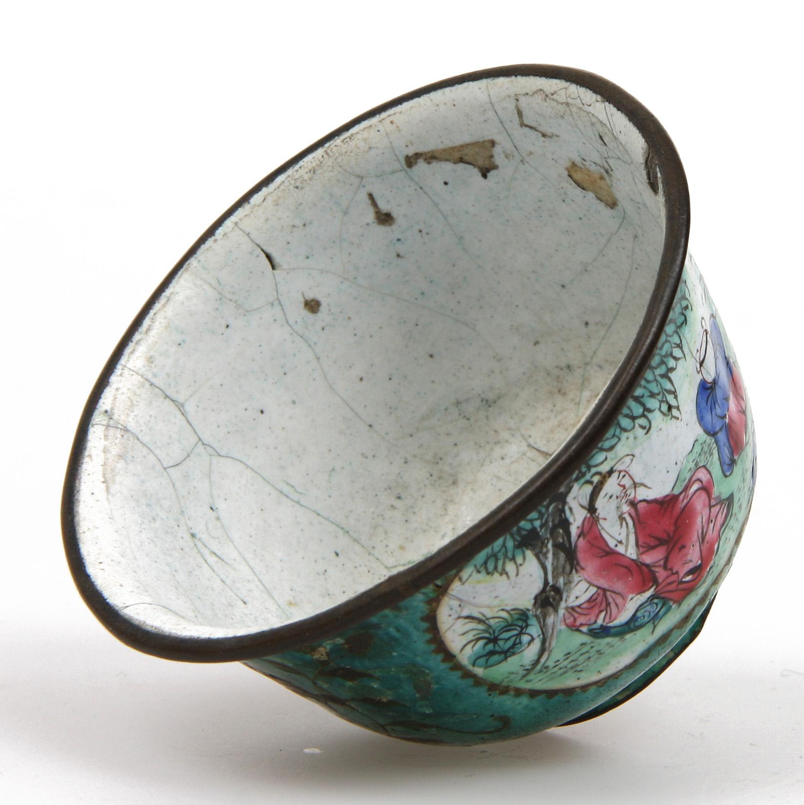 KOPP MED FAT, orientalisk, 1700-tal.